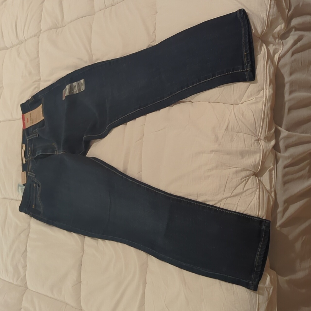 Women's Levi's 721 High Rise Skinny dark blue jeans. Size 12, 31w/28L